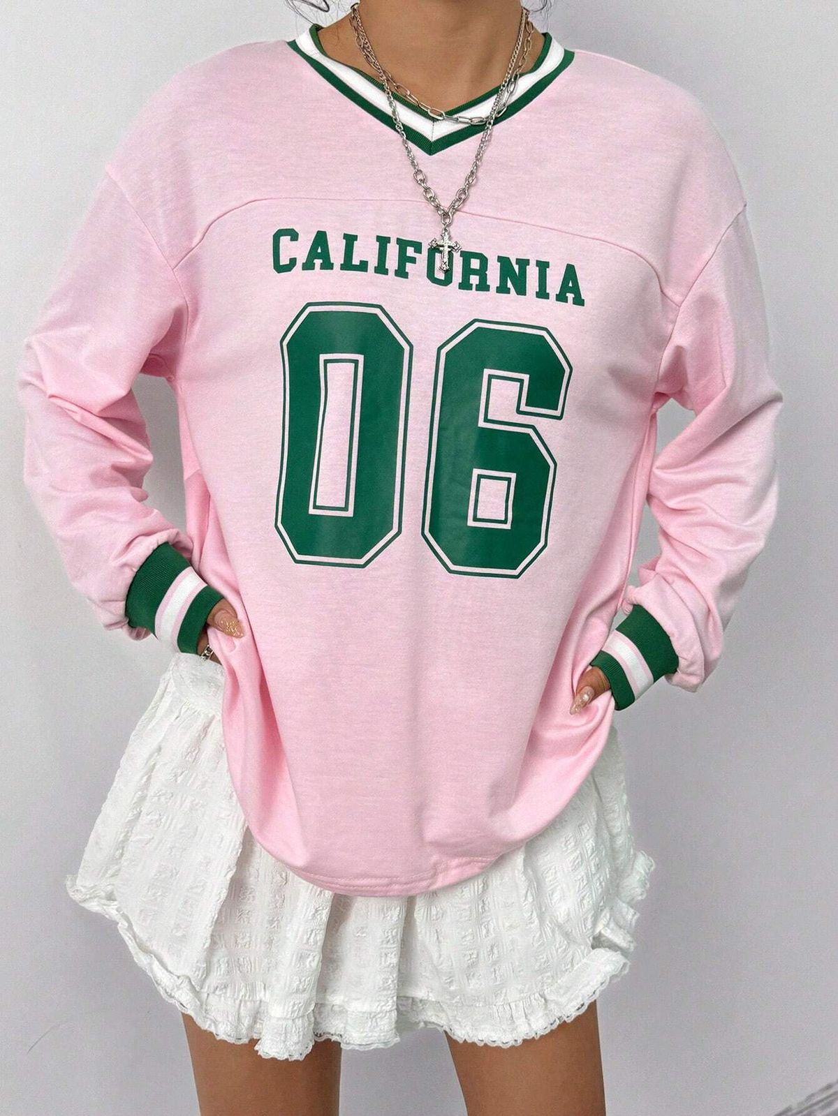 Women's Loose Long Sleeve T-Shirt V Neck Pullover Casual Sporty Top Dopamine Digital Print American Basic Style 2024_ecoleips.com