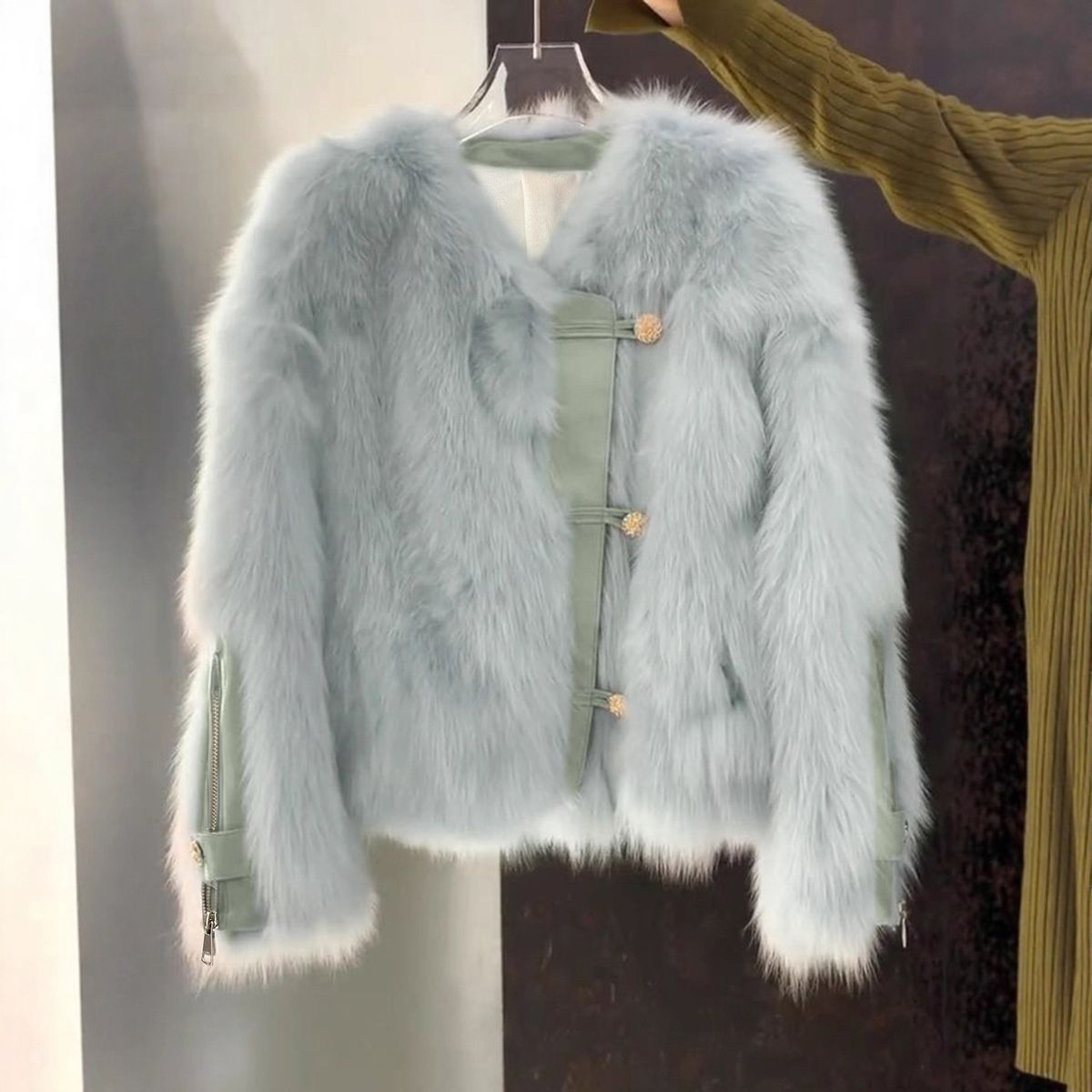 Xiaoxiangfeng Fox Fur Jacket Three-button Fashionable Fluffy Top_ecoleips.com
