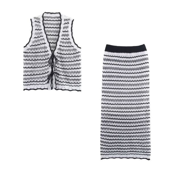 Wholesale For Foreign Trade: European And American 2025 Summer New Holiday Style Versatile Simple Striped Knitted Skirt_ecoleips.com