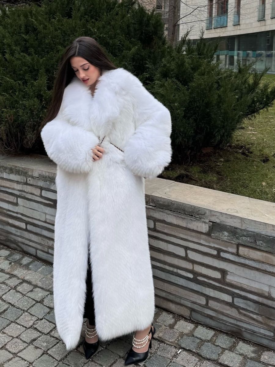 Eco-Friendly Long Fox Fur Coat – Elegant Winter Coat With Detachable Faux Fur Collar (3 Classic Colors) For Office & Evening Wear_ecoleips.com