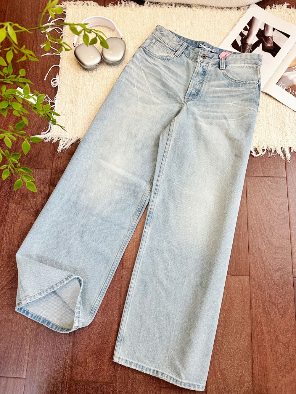 Women's Light Blue Washed Cotton Straight Leg Jeans Cat Whiskers Gardener Style Regular Fit Solid Denim Jeans For Spring/Autumn_ecoleips.com