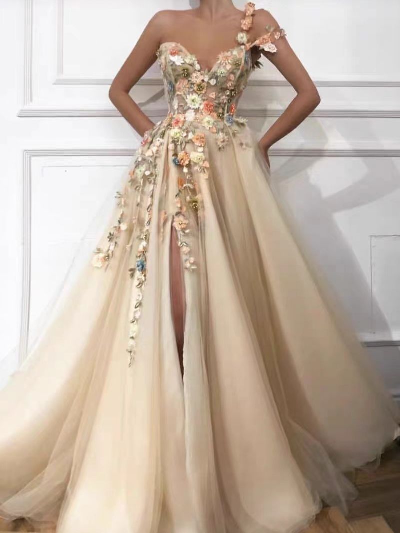 Women’s Clothing Champagne Color One Shoulder Three Dimensional Flower High Slit Sweetheart Neck Dress Travel Photography Website_ecoleips.com