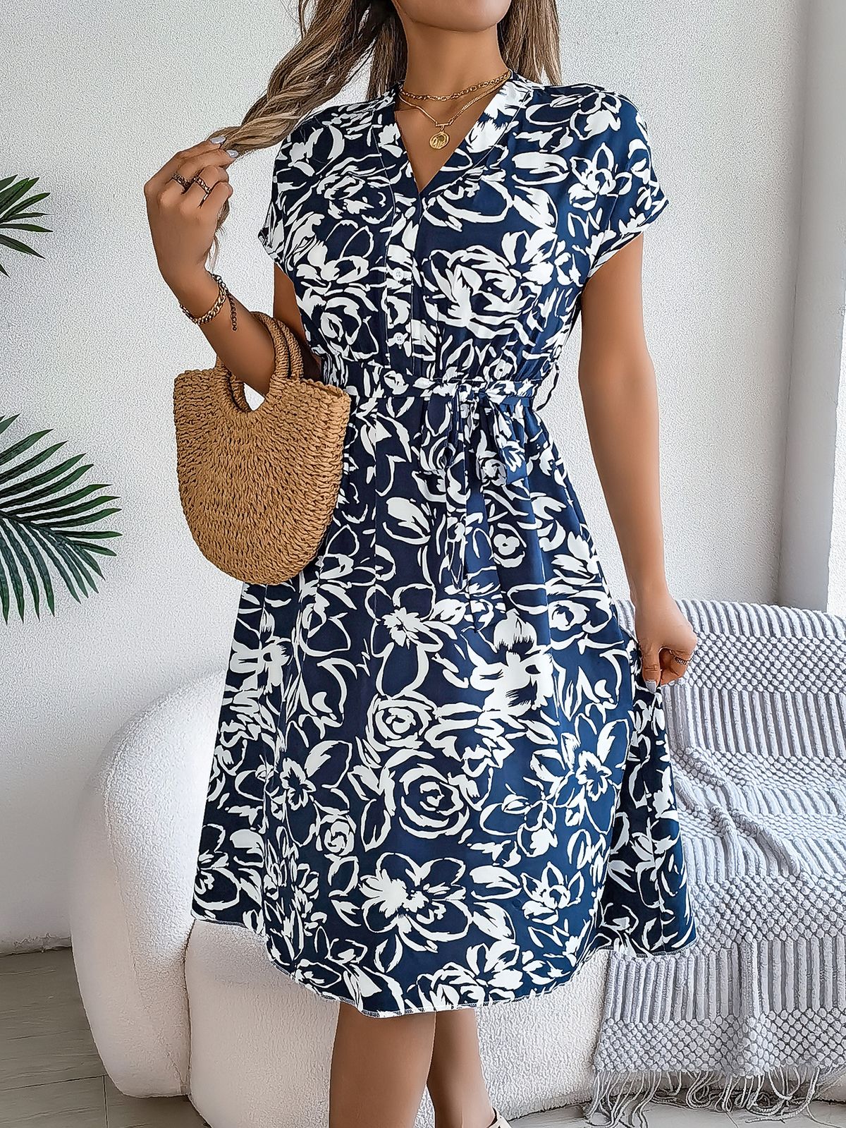 Women's Clothing Spring And Summer Casual V Neck Button Bat Sleeve Flower Swing Dress_ecoleips.com