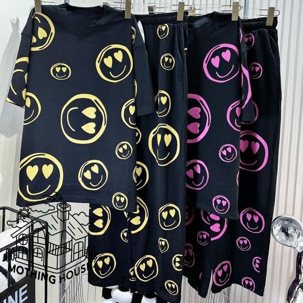 Fashionable Plus Size Two Piece Set For Women Smiley Face Wide Leg Pants And Short Sleeved Top Casual Loose Fitting Design Popular_ecoleips.com