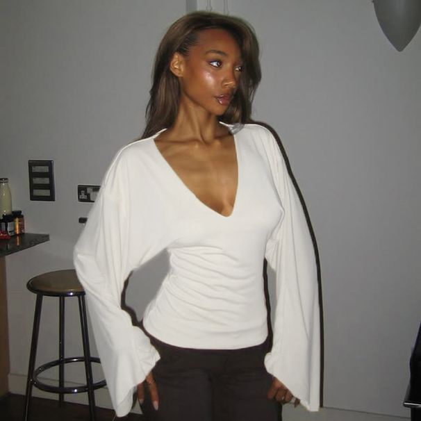 2025 Autumn Cross-Border Solid Color Simple V-Neck Batwing Long Sleeve Design Sense Slim Loose Pullover Casual T-Shirt_ecoleips.com