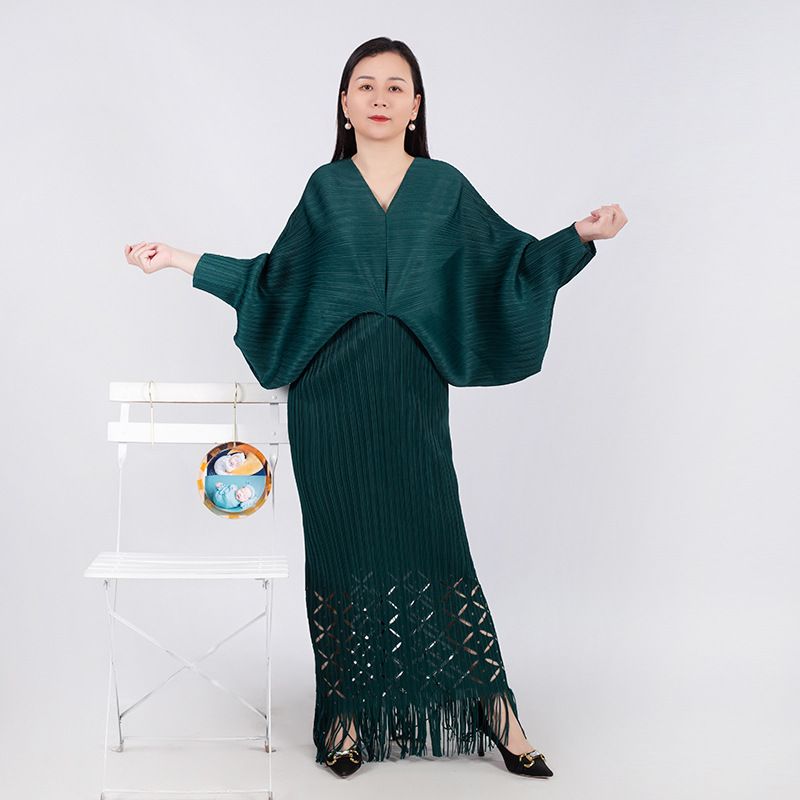 Women's Pleated V-Neck Batwing Dress – Crinkle Textured Maxi Dress – Plus Size Elegant Tunic (One Size Fits S-L)_ecoleips.com