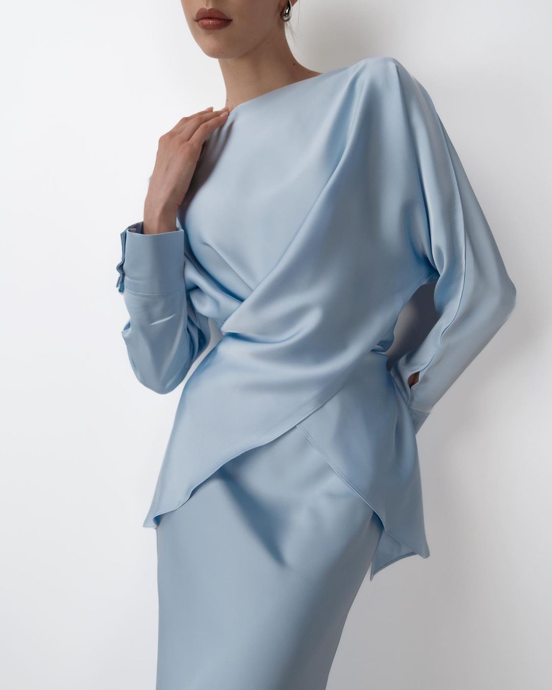 Women's New Elegant Temperament Satin Long-sleeved Tie Top Slim Skirt Two-piece Suit_ecoleips.com