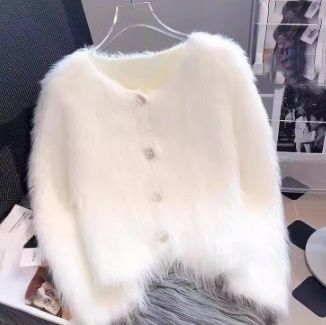 Faux Mink Cropped Cardigan – Plush Oversized V-Neck Button-Up Sweater (One Size, Long Sleeve, Soft Fluffy, Boho-Chic Layering Essential)_ecoleips.com
