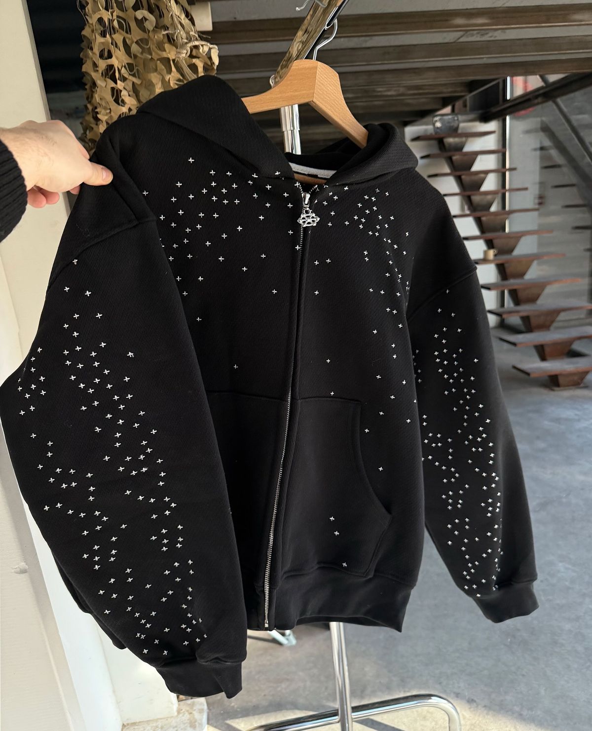 Women's Clothing Unisex Oversized Hoodie With 3D Rhinestone Shoulder Pads – Streetwear Pullover Sweatshirt Graphic Zip-Up Hooded Jacket (Black, S-XXL)_ecoleips.com