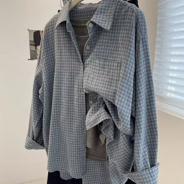 Retro-Inspired, Distressed Blue Plaid Long-Sleeved Shirt For Women Perfect For Autumn With A Relaxed, Casual Style._ecoleips.com