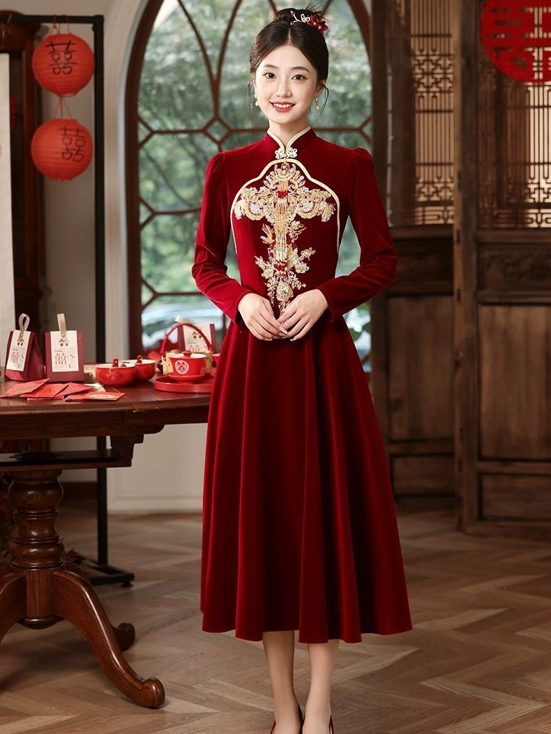 Exquisite Embroidered High-Collar Cheongsam – Elegant Long Red Qipao For Wedding Banquet & Reception_ecoleips.com