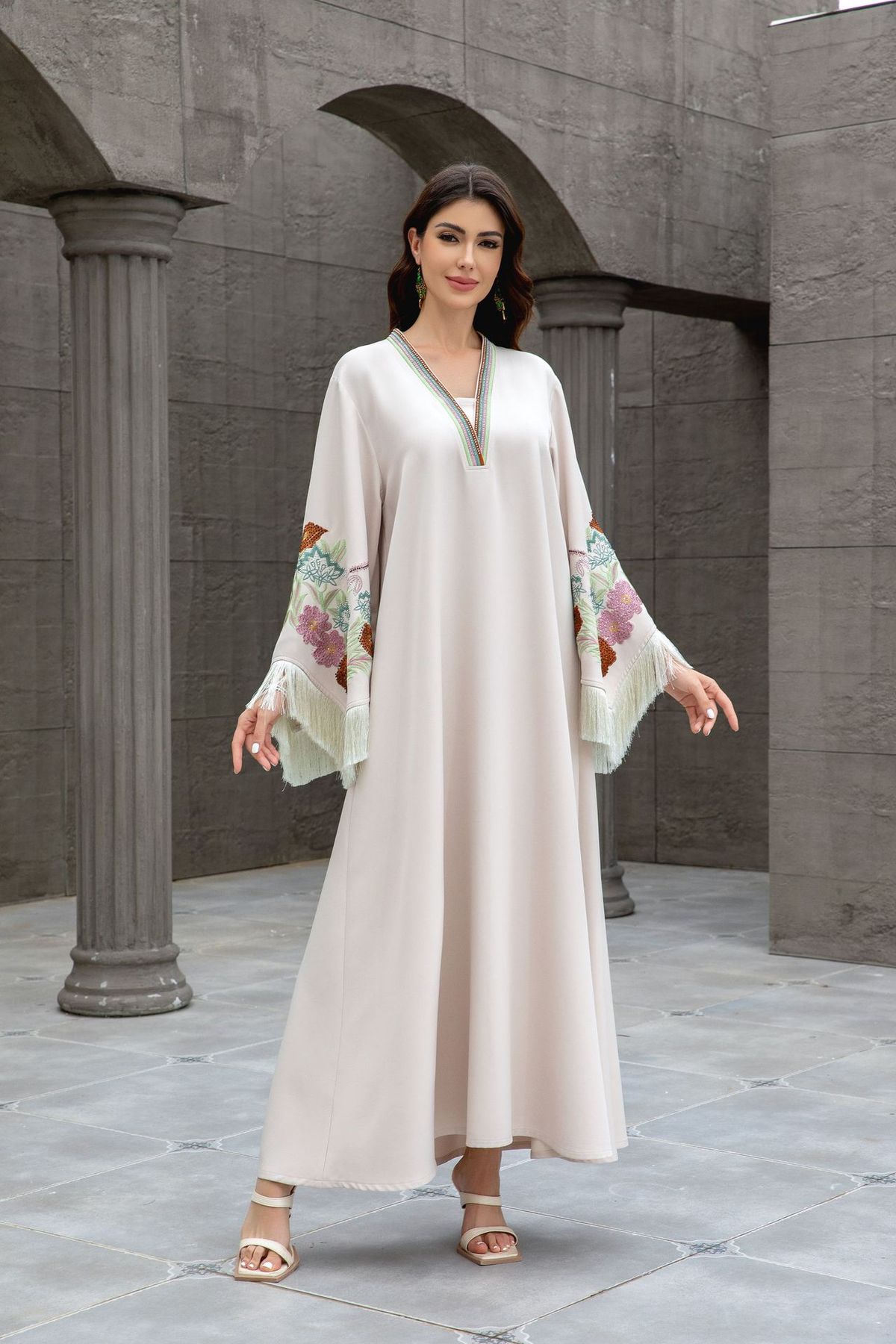 Modest Abaya Dress Muslim Women's Elegant Embroidered Arabic Dress V Neck Tassel Detail Middle Eastern Style Abaya For Cultural Events_ecoleips.com