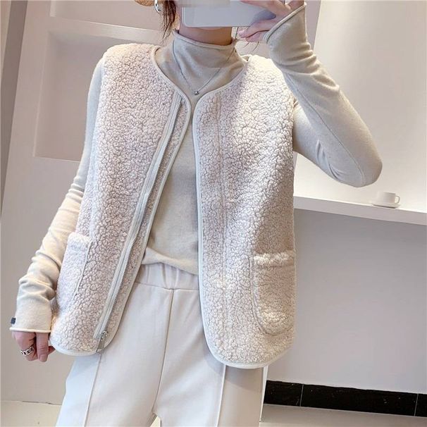 Women's Clothing Faux Shearling Vest, Zip-Front Sleeveless Jacket For Winter, Slim Fit Cardigan In Beige, Cream & Brown_ecoleips.com