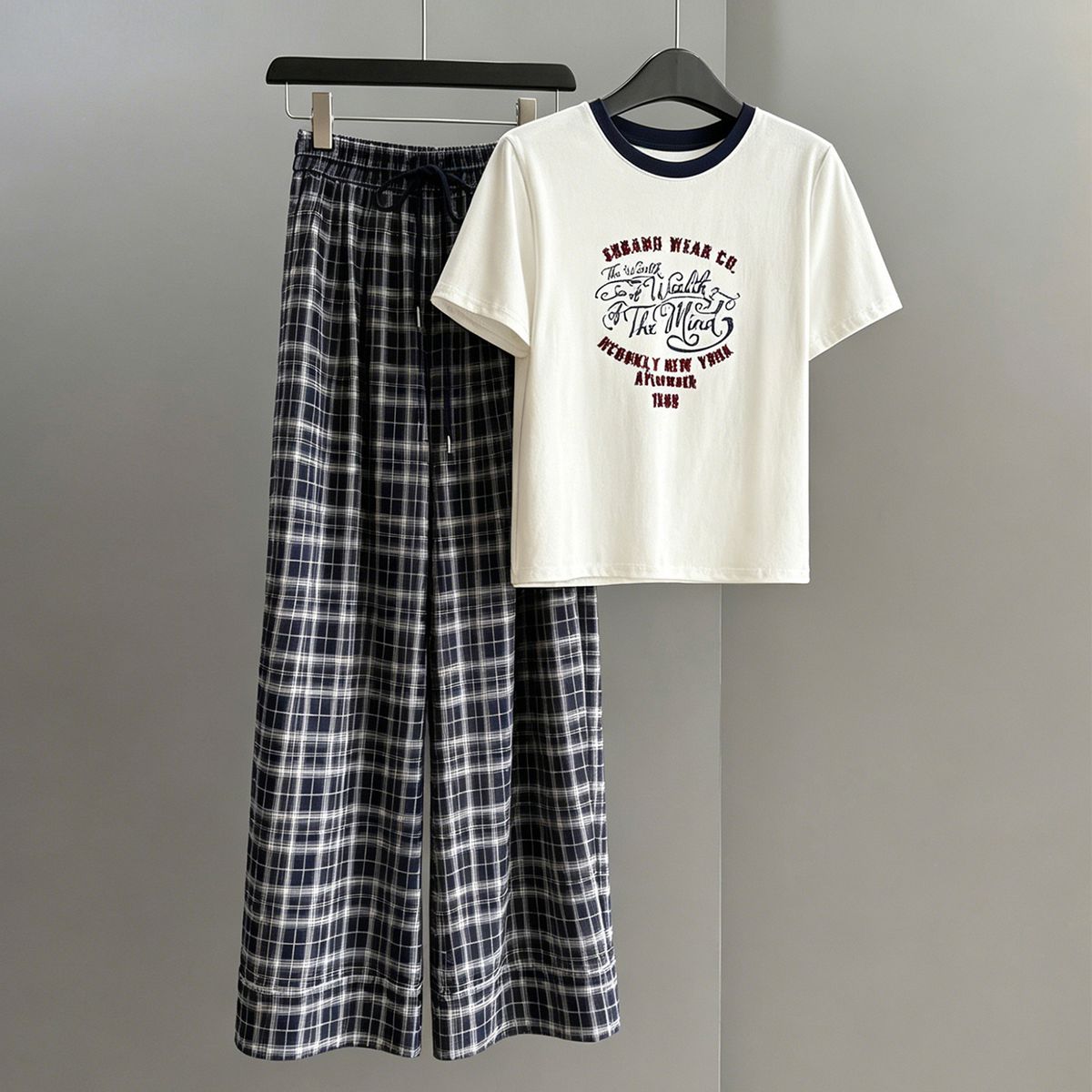 Women's Korean Style Summer Short Sleeve T-Shirt & Plaid Wide Leg Pants 2-Piece Set | Loose Fit Casual Outfit | Trendy Comfort Jogger Set_ecoleips.com