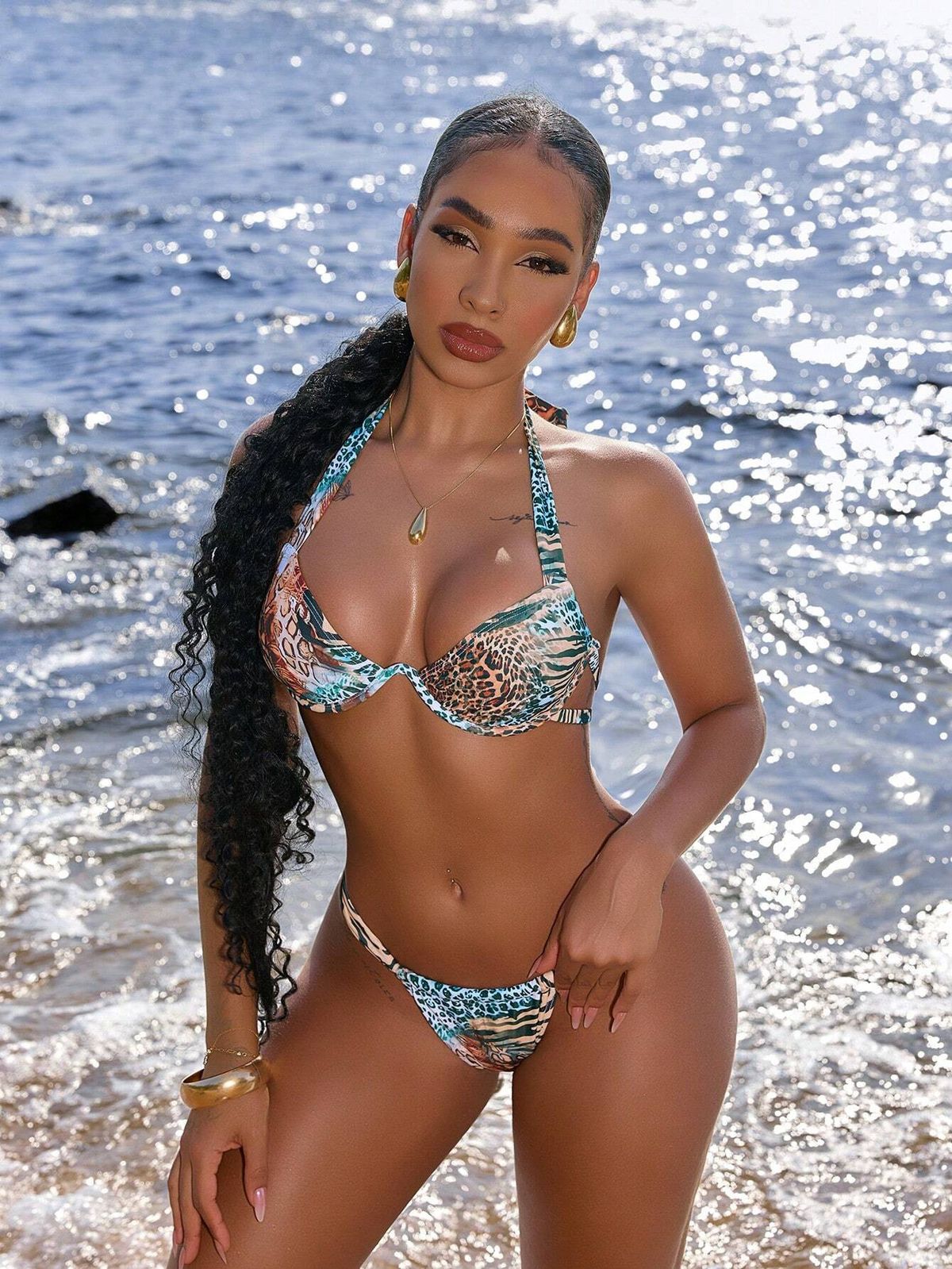 European American Printed Bikini Swimsuit Sexy Two-Piece Triangle Backless Swimwear with Underwire for Beach Vacation_ecoleips.com