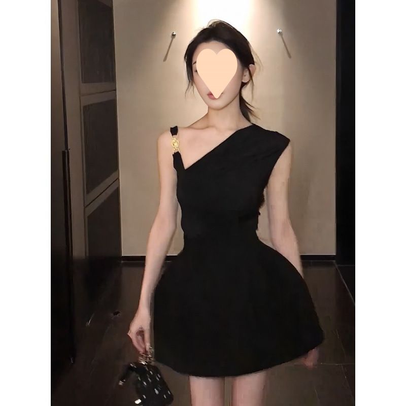183 French Style Black Asymmetrical Shoulder Irregular Pleated Tank Top And Flower Bud Half Skirt Two-Piece Set For_ecoleips.com