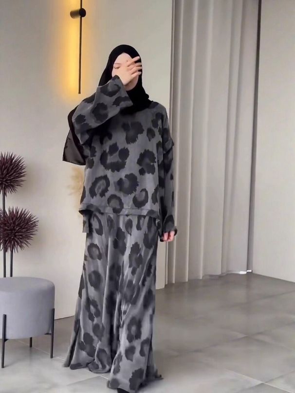 Women's High-End Autumn Fashion Trade Suit Watermark Print Irregular Long Sleeved Top And Long Skirt Set_ecoleips.com