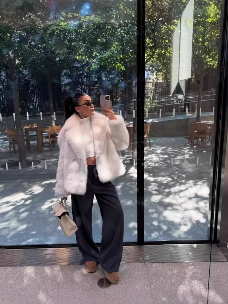 Faux Fur Coat Women's Short Blazer V-Neck Winter Jacket Fashionable Vegan Fur Outerwear With Pockets_ecoleips.com