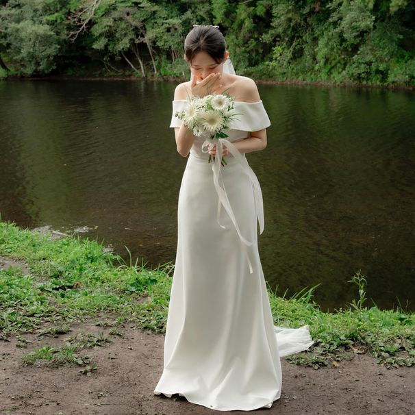Women's Clothing Simple Mermaid Tail Off Shoulder Ruffle Sleeves For Studio Themed Couple Photoshoot Engagement Marriage Certificate Registration_ecoleips.com