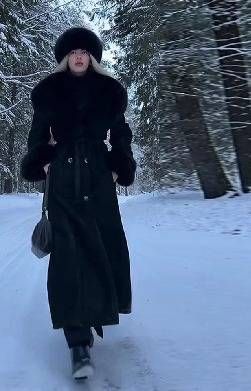 Oversized Cocoon Coat – Minimalist Longline Wool-Blend Overcoat With Dropped Shoulder Silhouette (Black/Yellow, S/M/L For Effortless Urban Layering)_ecoleips.com
