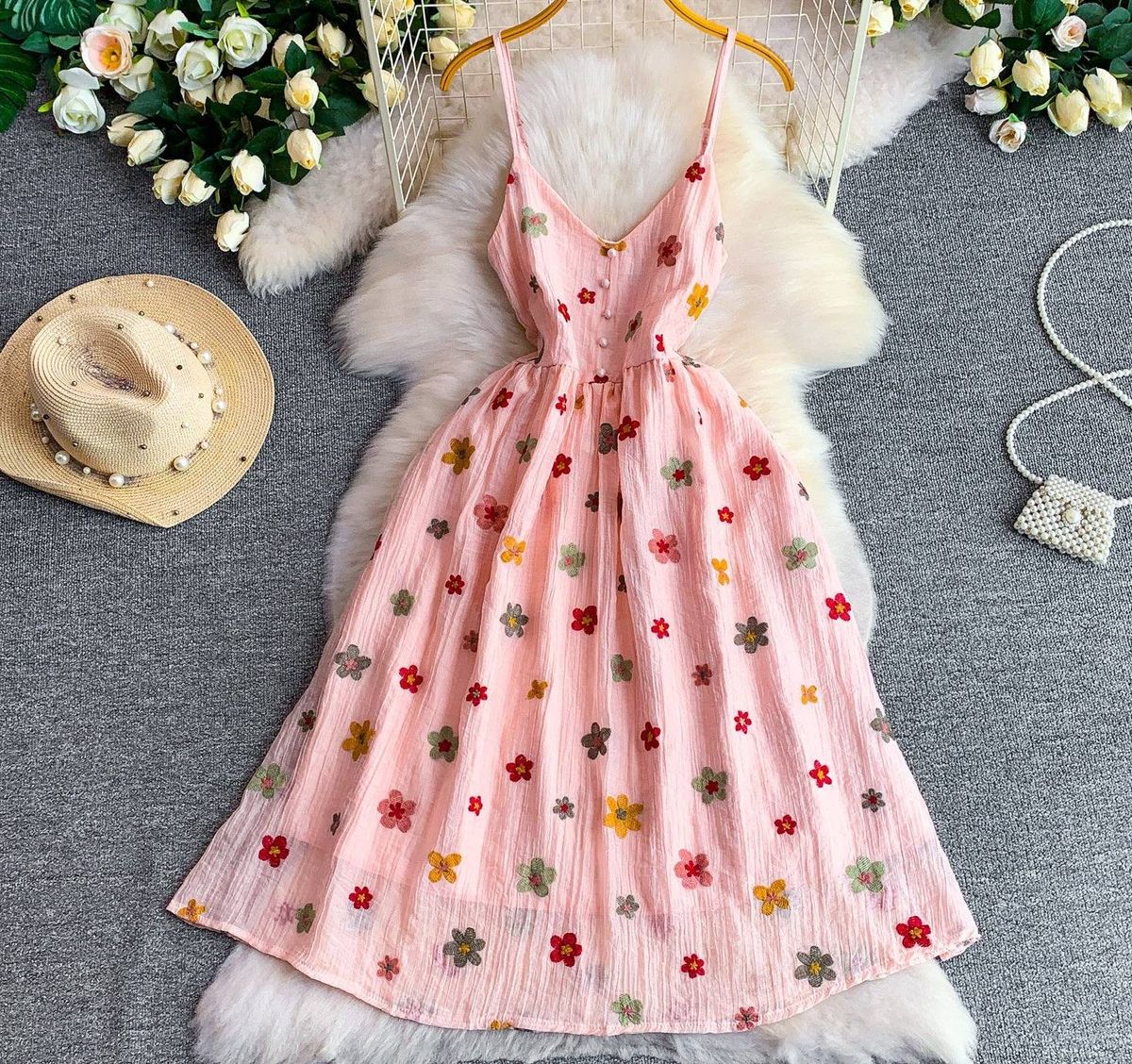 Women's Floral Embroidered Dress Gentle Sweet Summer Beach Vacation Style V Neck Waist Cinching Slimming A-Line Slip Dress_ecoleips.com