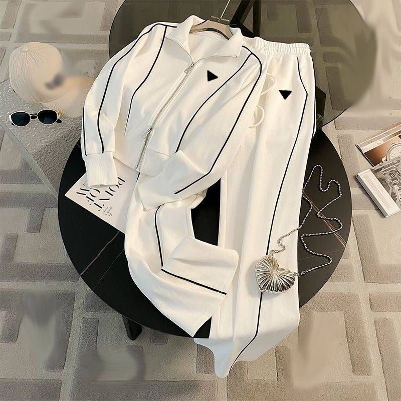 Women's Clothing Two-Piece Athleisure Set: Sweatshirt With Graphic Print And Linear Elements Featuring A Double-Ended Zipper_ecoleips.com