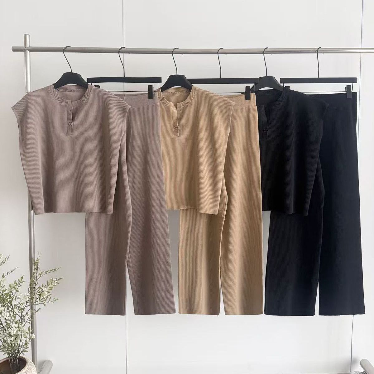 Women's Solid Color Knitted Sleeveless Vest And Wide Leg Trousers Set Casual Fashion Two-Piece Outfit European American Style_ecoleips.com