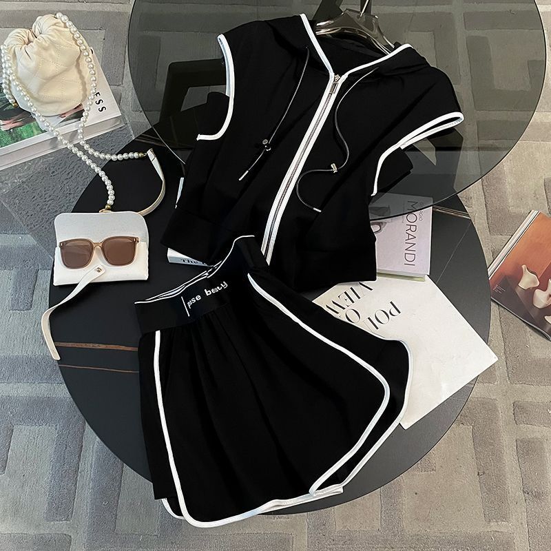 Women's Clothing Summer New Style Fashion Age Reducing Short Sleeved Top Shorts Two Piece Suit_ecoleips.com
