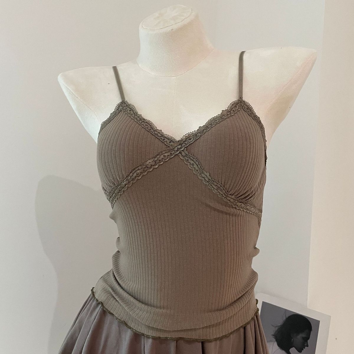 Women's Clothing Ruffled V Neck Camisole Top For Summer Wear Trendy Inner Sleeveless T Shirt Lace Slim Fit Bottoming Top_ecoleips.com
