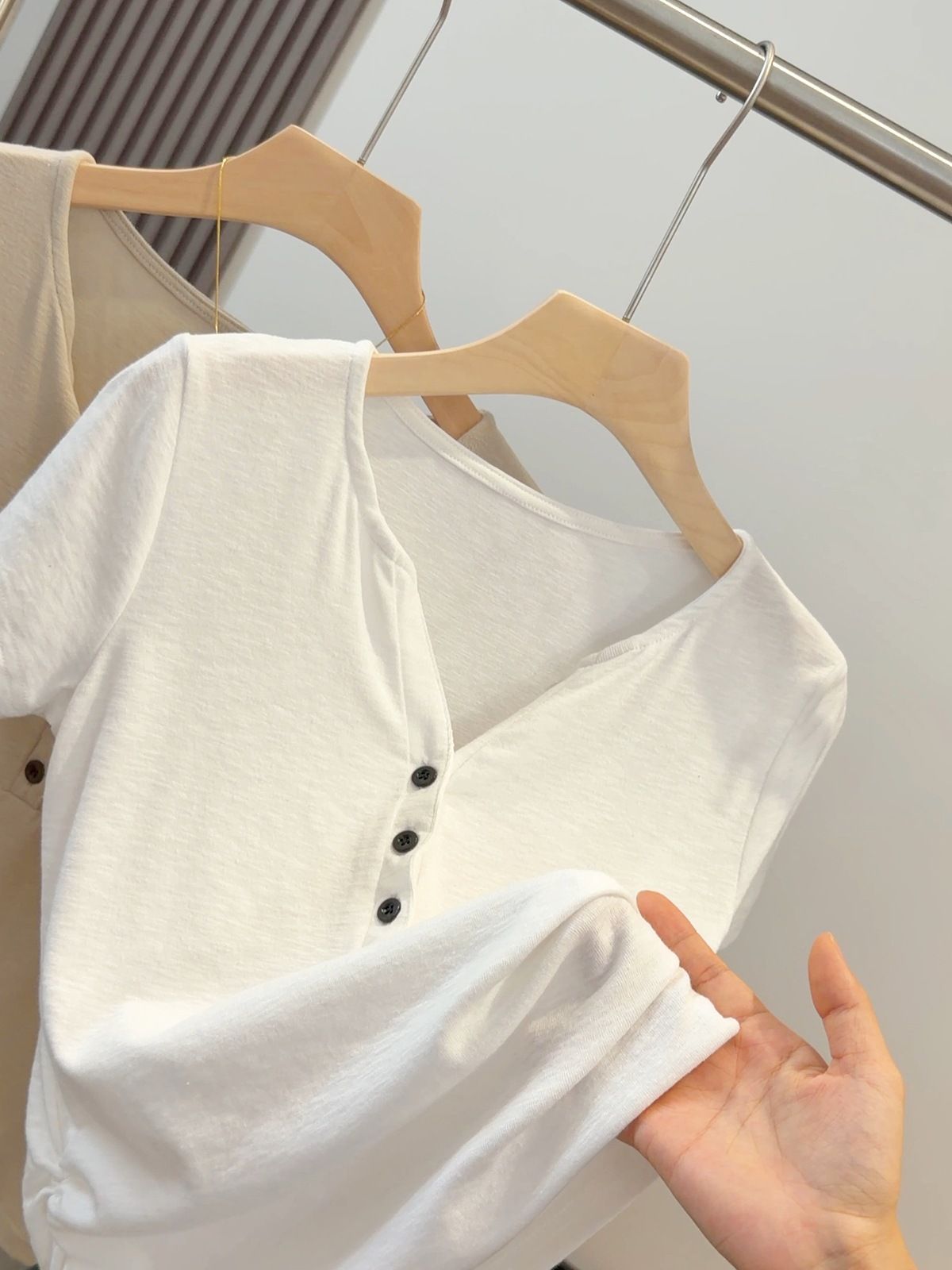 Women's Korean Style V Neck Short Sleeve T-Shirt Half Button Slim Fit Casual Top Fashionable Summer Waist Cinching Versatile_ecoleips.com