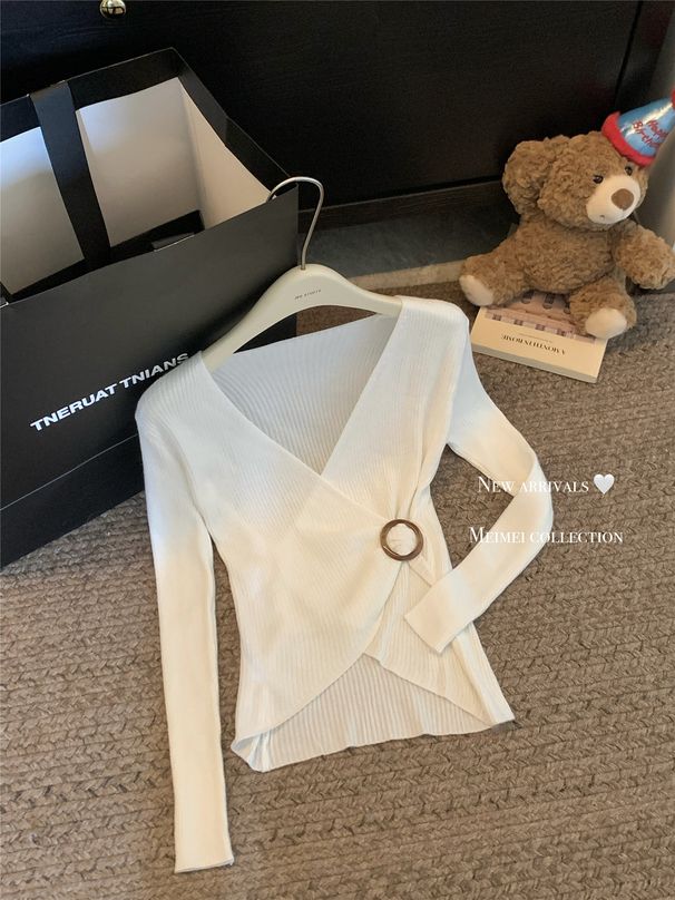 Women's Autumn Winter Slim Fit Knitted Base Layer Top V Neck Long Sleeve Unique Design for Layering Sweaters_ecoleips.com