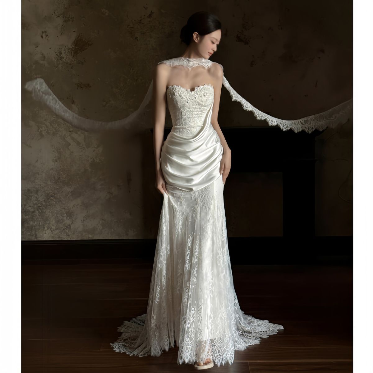 Elegant White Off-The-Shoulder Bridal Gown With Small Train Simple Lace Wedding Dress For Bride Comfortable Off-The-Shoulder Design_ecoleips.com