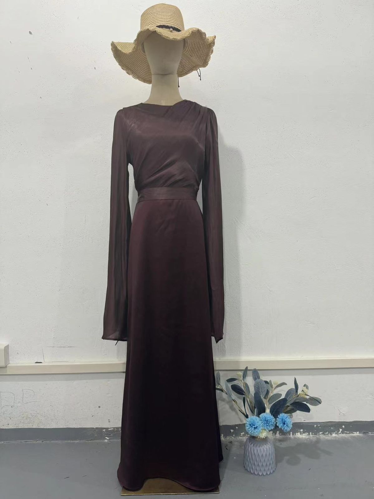 Spliced Organza Long Satin Slim Dress With Large Swing Sleeves Without A Hat_ecoleips.com