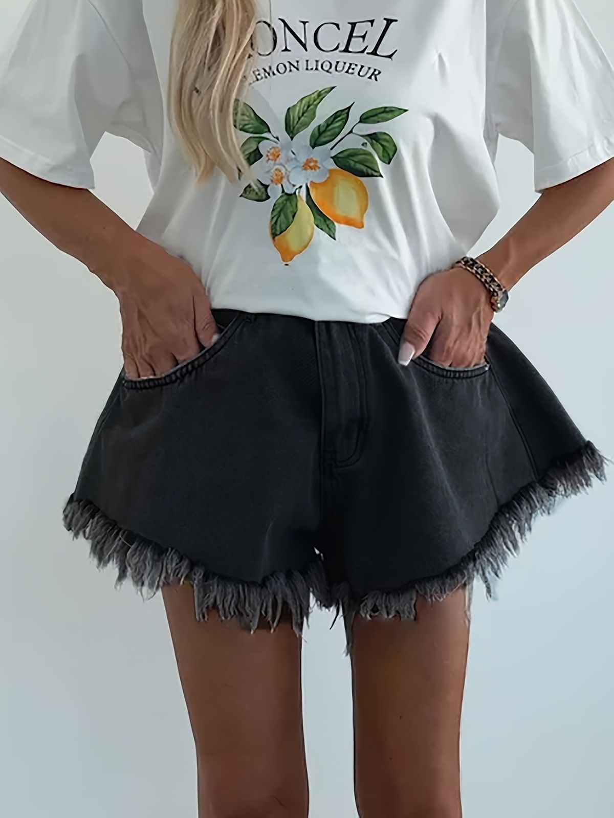 K Fashion Women's Fur Edge Umbrella Shaped Denim Shorts_ecoleips.com