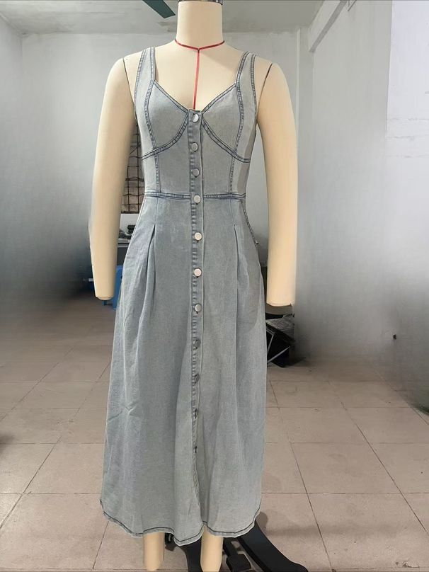 K Women's Denim Distressed Shoulder Strap Single Row Button Mid Length Dress_ecoleips.com