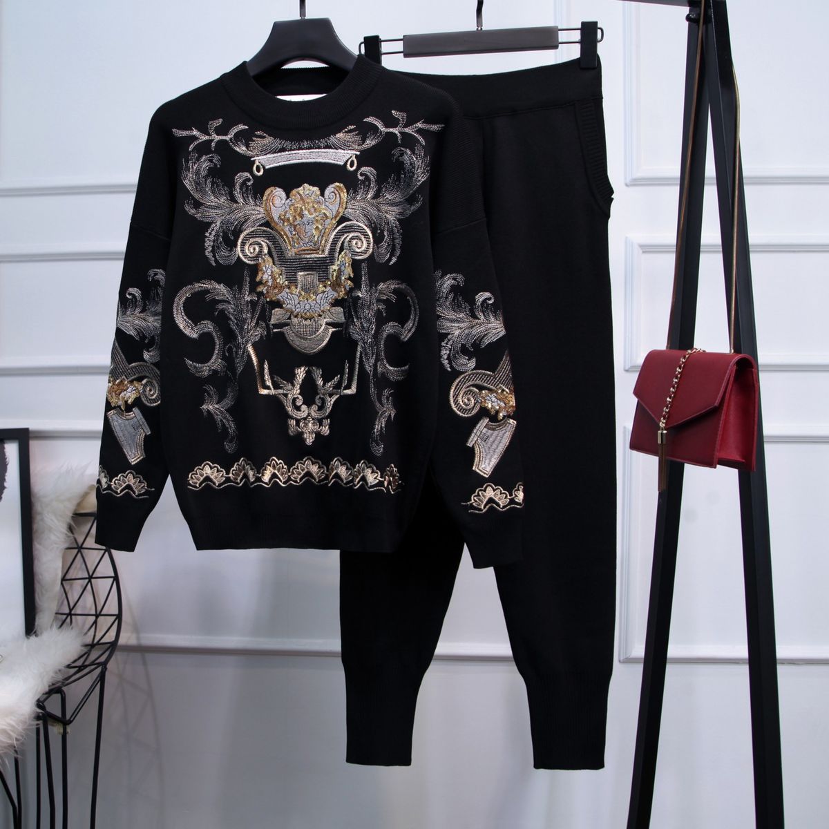 Statement Sequined Knit Set – Oversized Sweater & Pants (S-XXL) | Black | European Streetwear & Glam Comfort_ecoleips.com