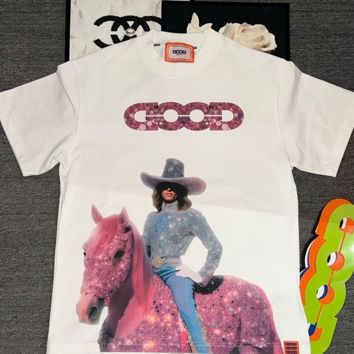 Summer Light Luxury Rhinestone Pink Sho-sleeve T-shi For Couples, Slim-fit Trendy Top, Casual Round-neck Fashion_ecoleips.com