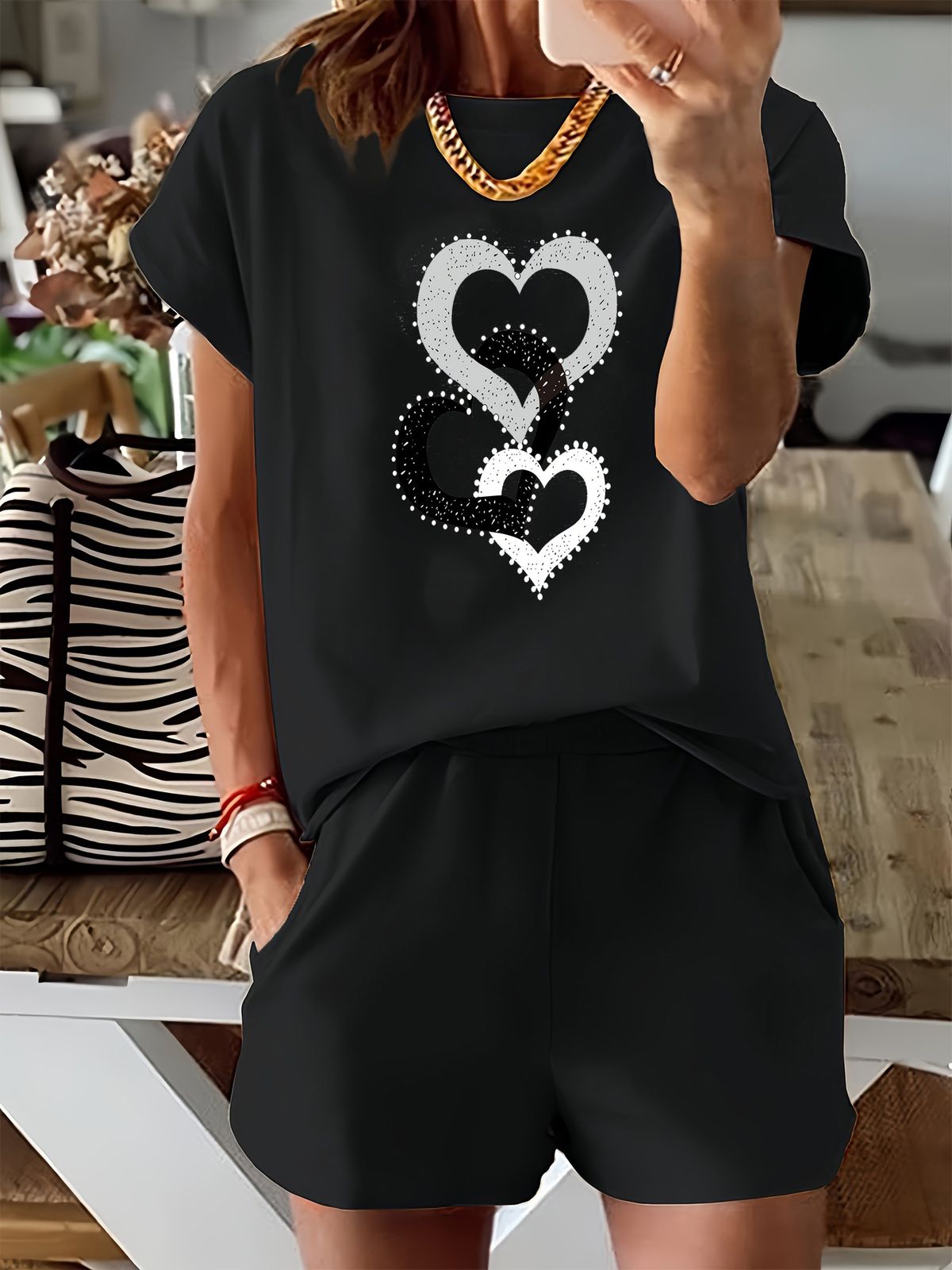 Women’s 2 Piece Outfit Set – Oversized Graphic T-Shirt And Biker Shorts Matching Set, Casual Summer Lounge Tracksuit For Daily Wear-293_ecoleips.com
