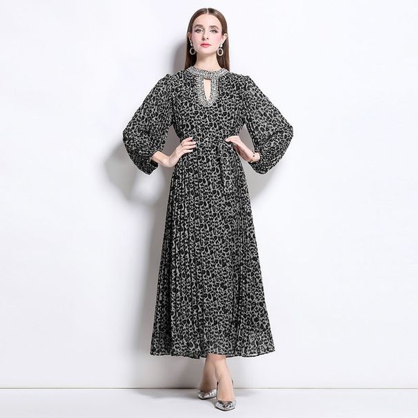 "Glamorous Leopard Print Maxi Dress With Rhinestone Accents – Plus Size Elegance (L-XXXL)"_ecoleips.com