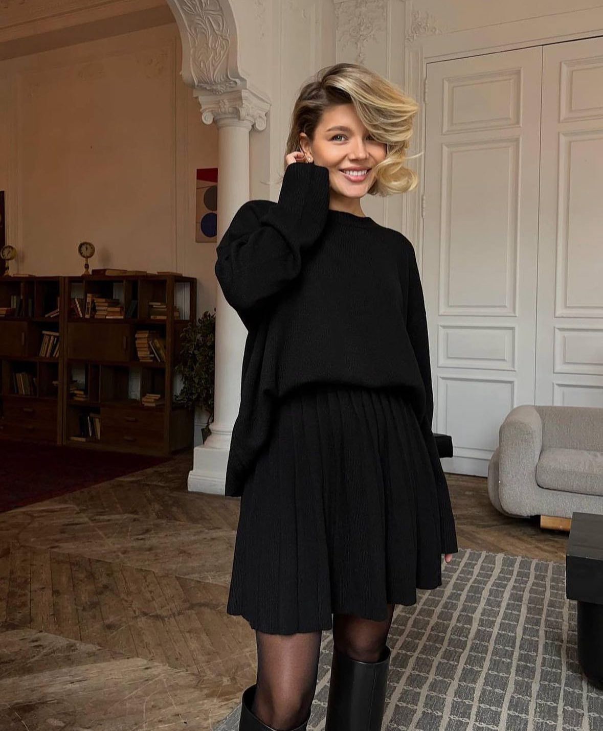 Women's Solid Color Knit Sweater & Pleated Skirt Set Casual Round Neck Pullover Mini Skirt Outfit Fall Winter Fashion_ecoleips.com