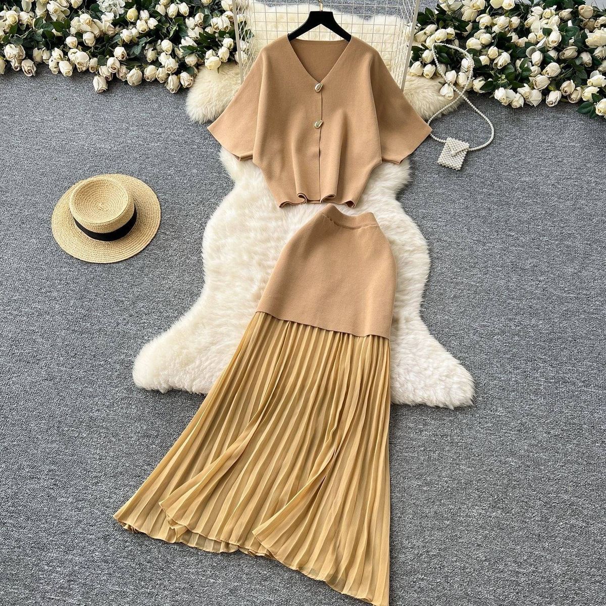 Women's Clothing Light Mature Style Two Piece Skirt Summer High End Short Sleeved Knitted Top High Waist Spliced Pleated Skirt_ecoleips.com