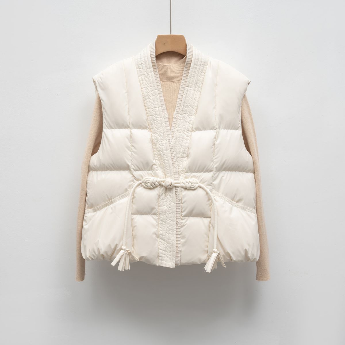 New Down Vest 90 Down Casual Autumn And Winter Light And Simple Solid Color V-neck Loose Coat_ecoleips.com