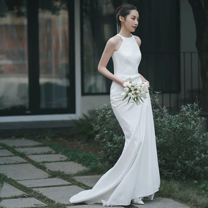 Halter-neck Light Wedding Dress Brides, White Satin Simple Fishtail Gown With A Train, Suitable For Travel Photography_ecoleips.com