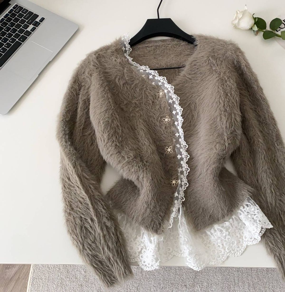 "Elegant Winter Sweater For Women – Lace Trim, Waist-Cinching Design, Soft Fur Knit (One Size Fits Most)"_ecoleips.com