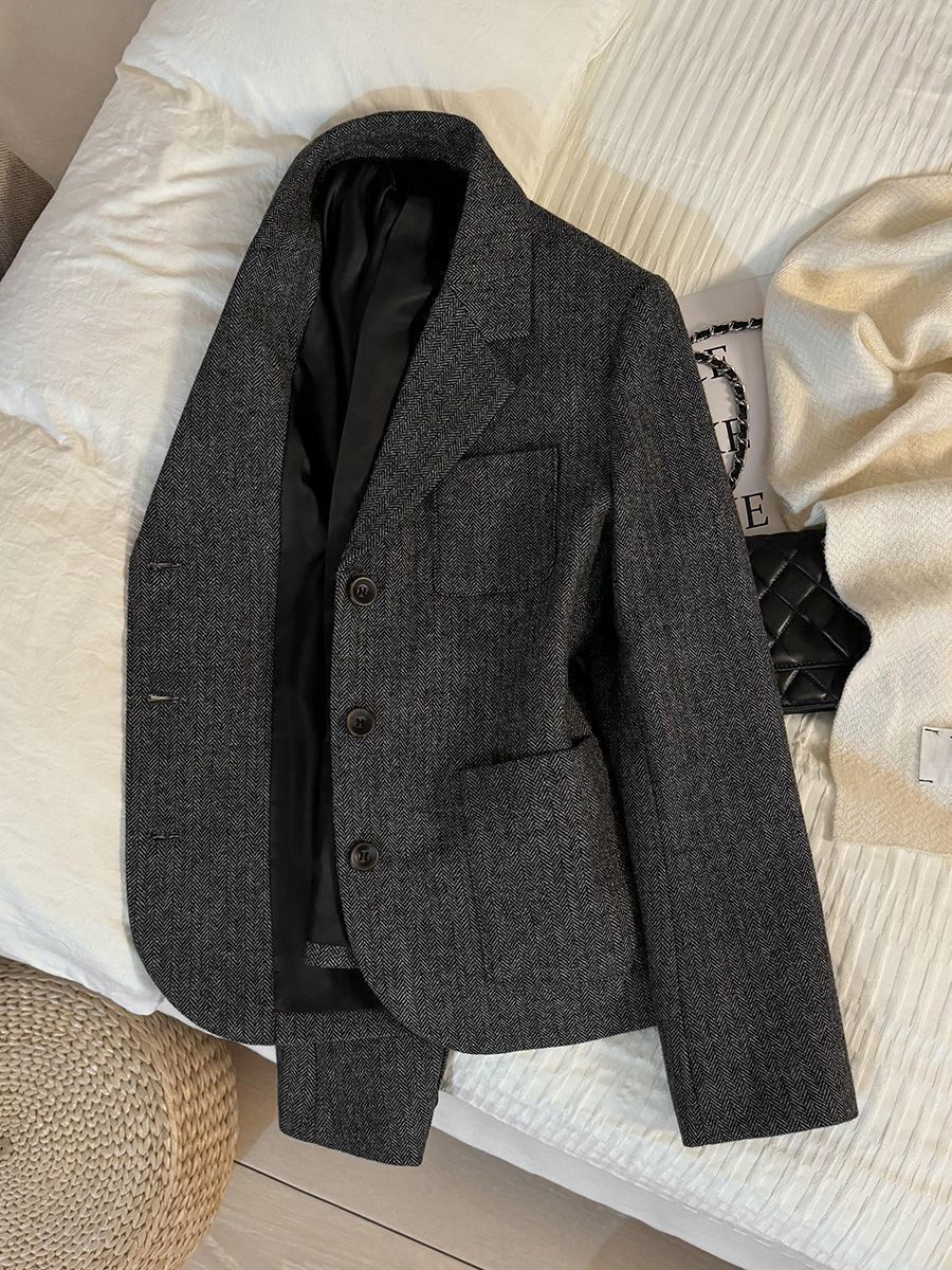 "Gray Wool Herringbone Blazer For Women – Winter Cropped Office Jacket, Slim Fit Professional Blazer With Notched Lapel"_ecoleips.com
