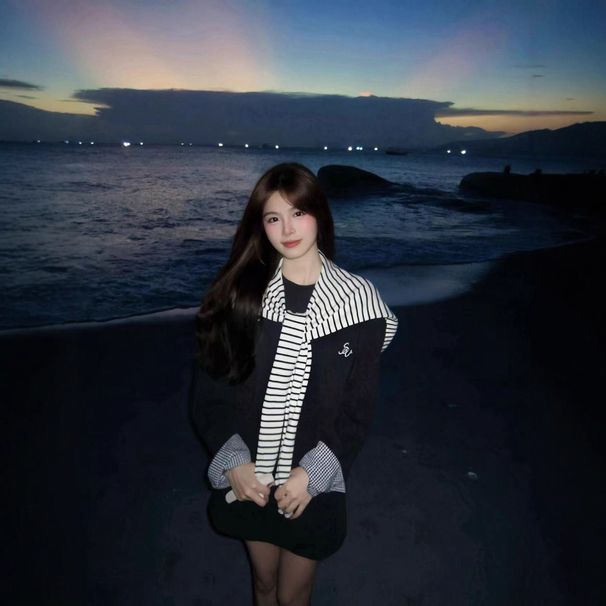 Striped Shawl Sweatshirt For Women, 2025 Autumn Winter New Style, Versatile Black White Small Cape Paired With Top And_ecoleips.com