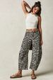 Women's Relaxed Straight Leg Jeans – Mid-Rise Comfort Denim With Vintage Wash & Animal Print Options (S-XXL)_ecoleips.com