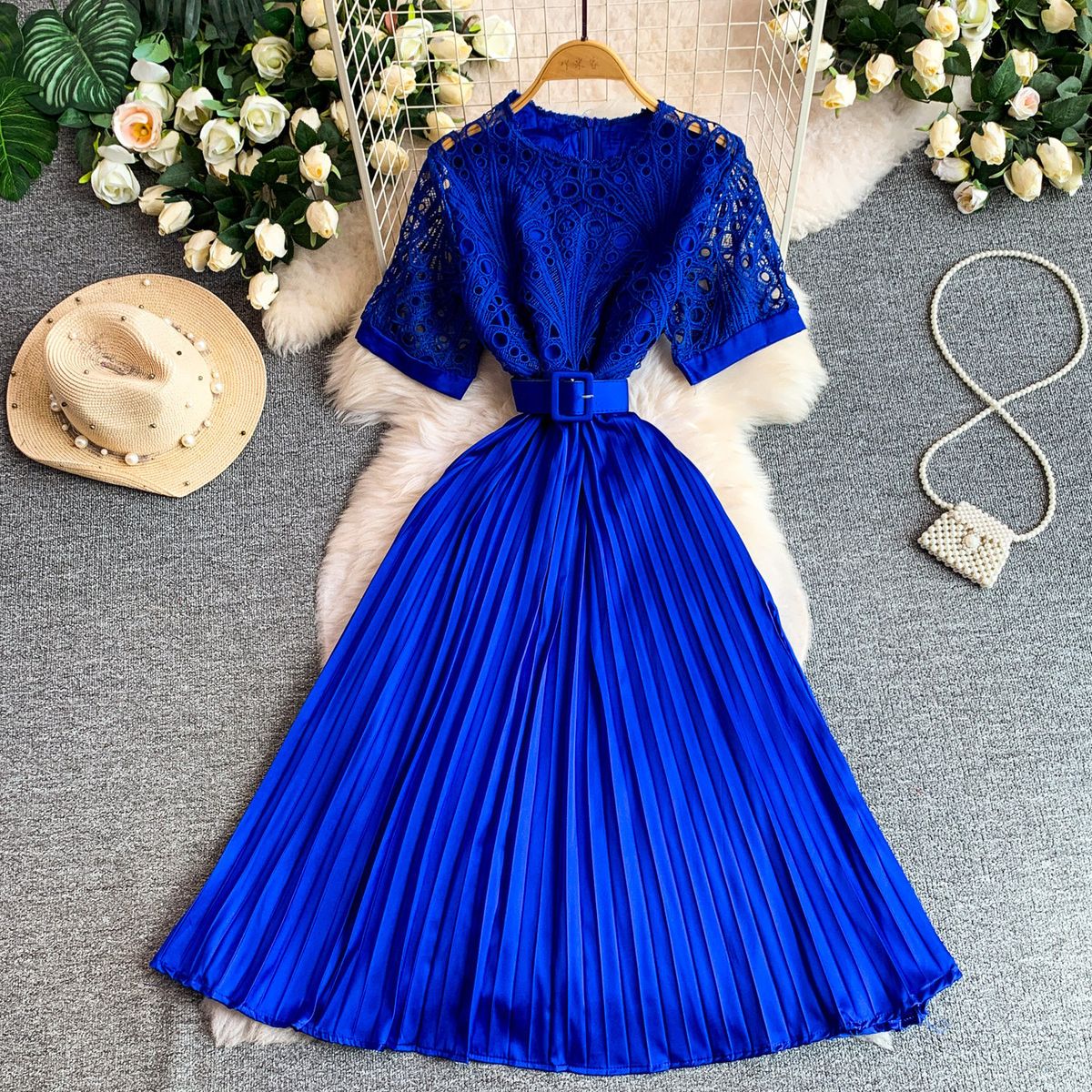 Elegant French Style Lace Trimmed round Neck Dress for Women Slimming Flattering Pleated Maxi Skirt Perfect for Summer_ecoleips.com