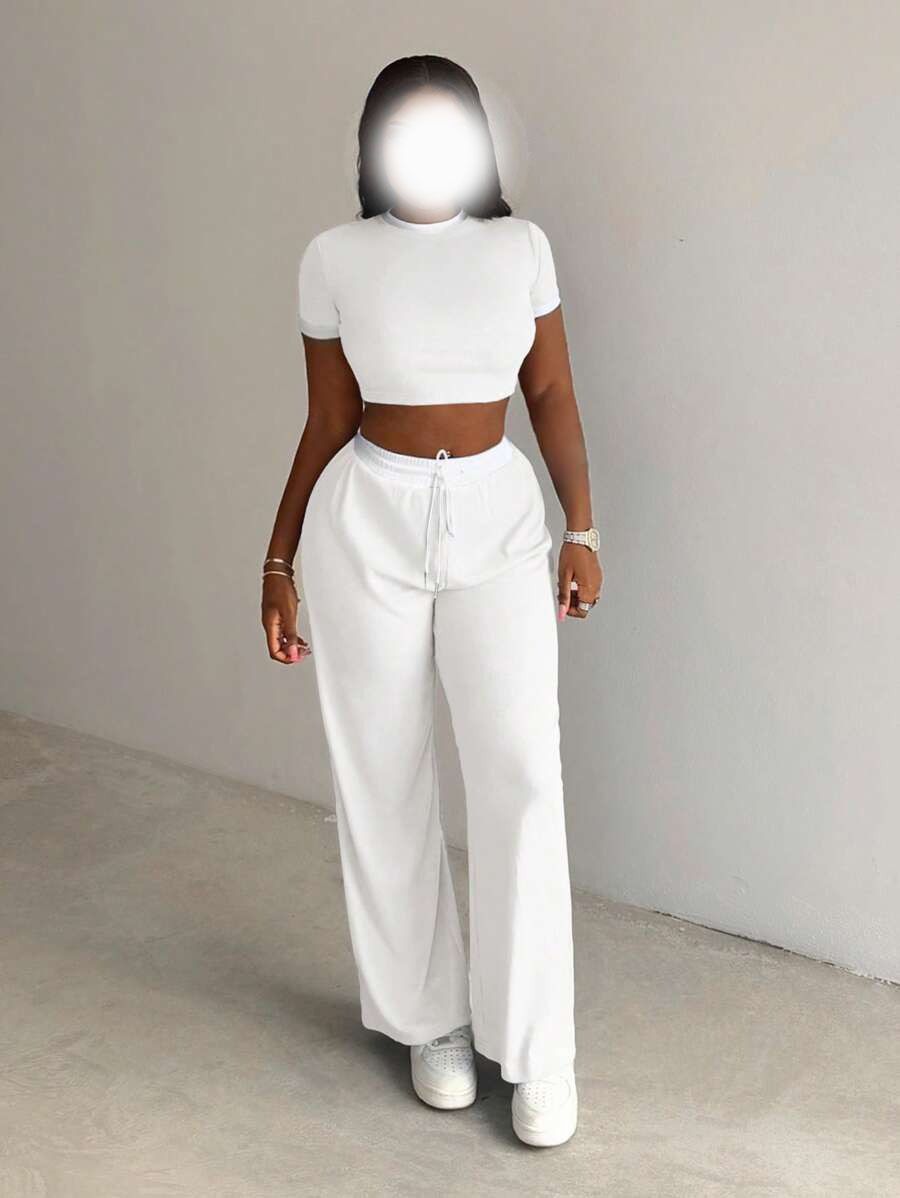 LKTM Women's Slim Fit Two-Piece Set Summer Streetwear Cropped T-Shirt And High-Waisted Shorts Solid Color Trendy Outfit_ecoleips.com