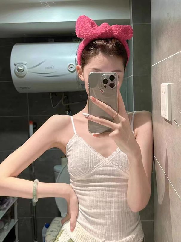 Purely Alluring Lace-trimmed Camisole With Chest Pads, Summer Slimming Outerwear, And Beautiful Back Design, Sweet Base_ecoleips.com